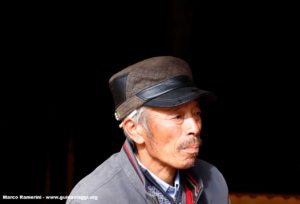 Uomo, Baisha, Yunnan, Cina. Autore e Copyright Marco Ramerini