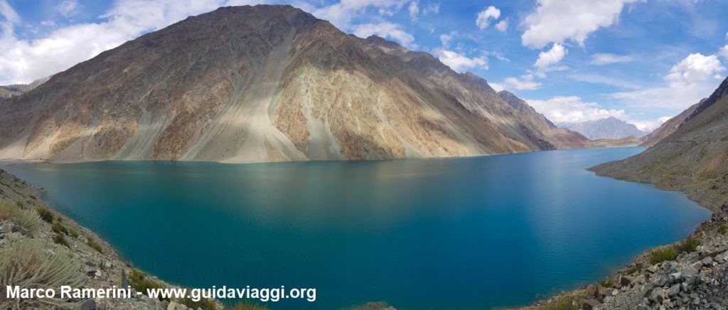 Il lago Satpara nei pressi di Skardu, Baltistan, Pakistan. Autore e Copyright Marco Ramerini