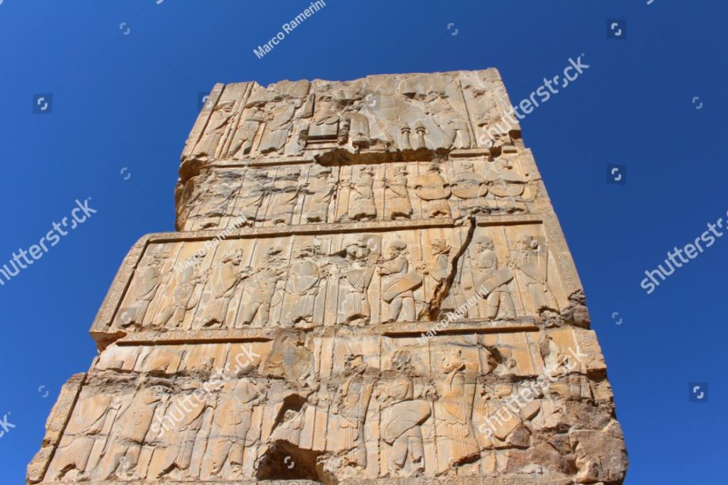 Persepoli, Iran. Palazzo delle 100 colonne. Persepoli, la capitale cerimoniale dell'Impero persiano (Impero achemenide). Autore e copyright Marco Ramerini,.