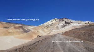 La montagna di zolfo di Mina Julia, Argentina. Autore e Copyright Marco Ramerini